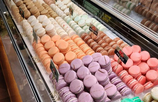 Montmartre's French patisserie tour