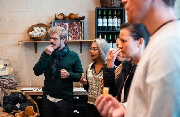 Bordeaux food and wine tour with authentic artisan flavours