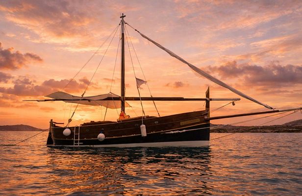 Aperitif on a sailing ship to La Pelosa from Stintino