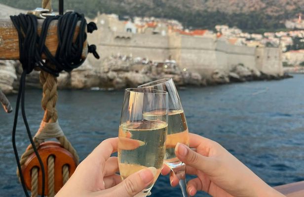 Sunset carrack ship cruise