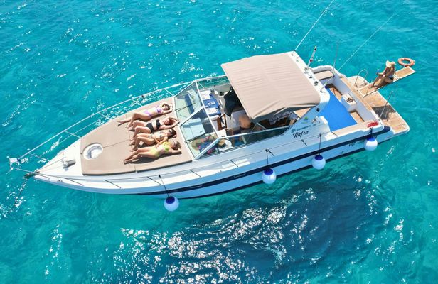 Favignana and Levanzo boat tour from Trapani with lunch