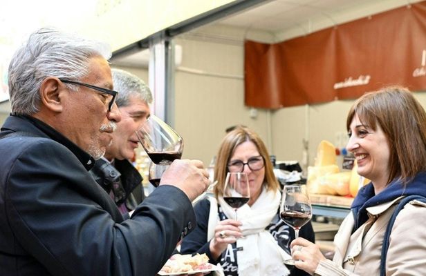 City market food tour with tastings in Cagliari