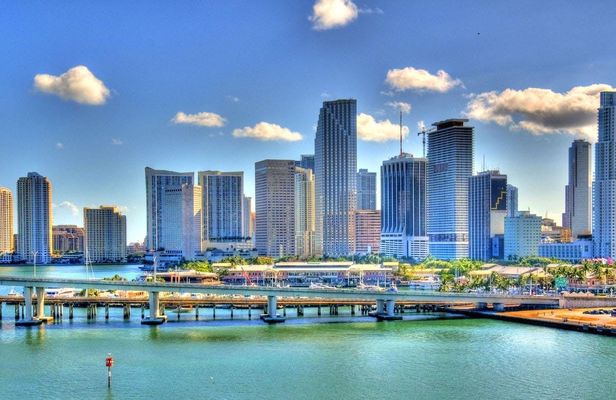 Self-guided trip from Orlando to Miami with hop-on hop-off and boat