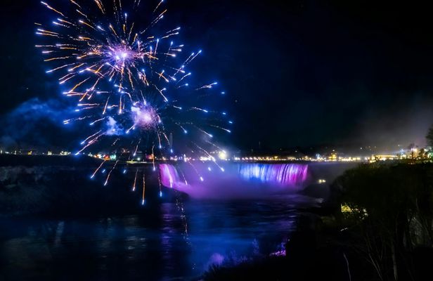 Niagara Falls night boat tour with fireworks cruise