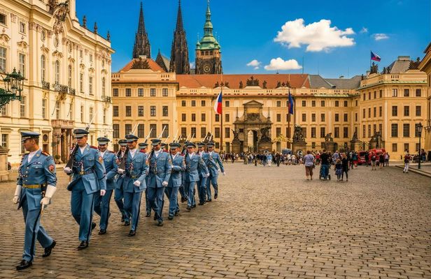 Introductory tour of Prague Castle with skip-the-line ticket