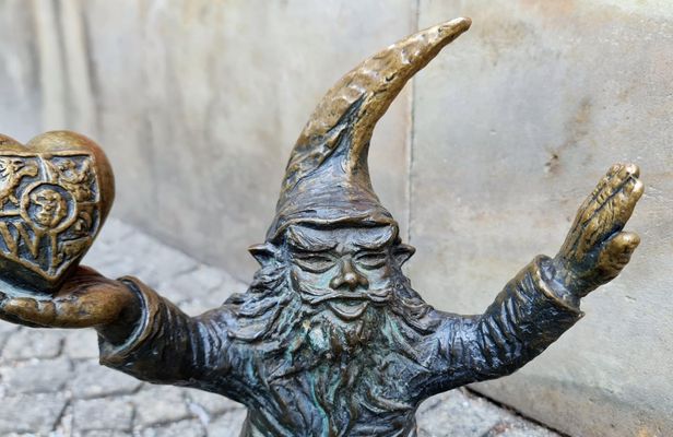 Wrocław in search of dwarves guided city walk