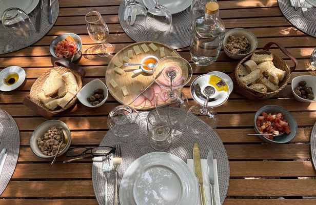 Douro Valley wine tour with winery lunch and private cruise