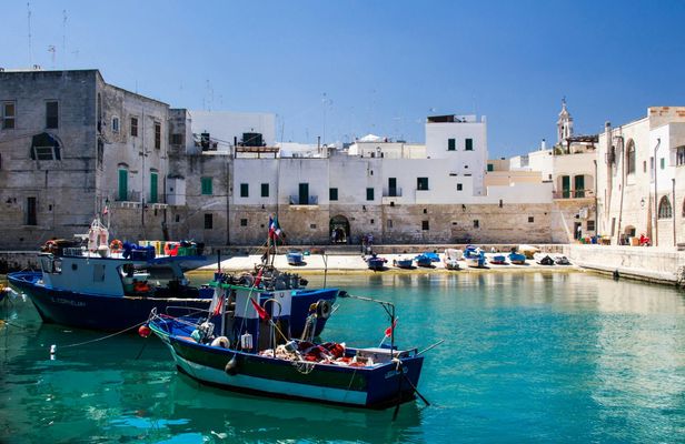 Monopoli and Alberobello guided tour from Bari