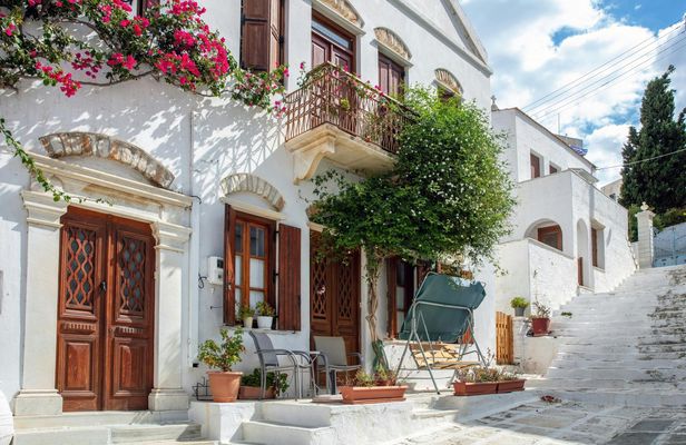 Santorini private guided cultural evening with Zorba dancing show
