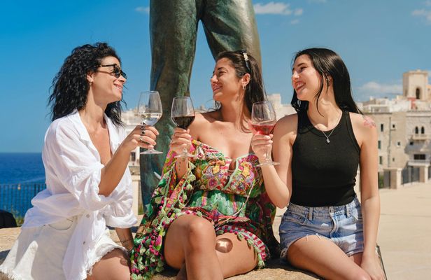 Street food tour and free time in Polignano a Mare from Monopoli