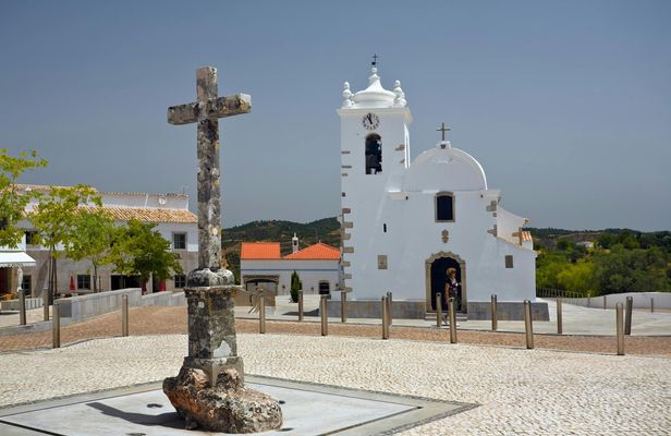 Traditional Algarve full-day guided tour from Vilamoura