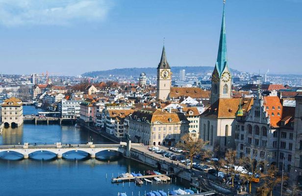 Zurich best intro walking tour with a local