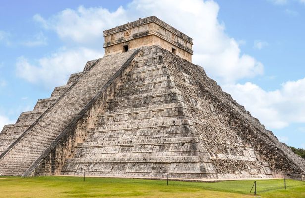 Chichen Itza Private Tour with Transport and Local Guide