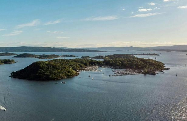 Island hopping guided tour with lunch