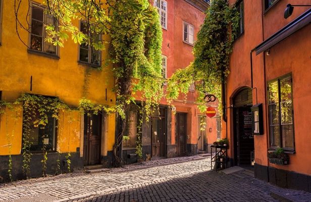 Classic Stockholm small group walking tour