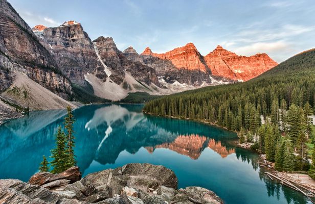 Self-guided driving tour to explore the Canadian Rockies