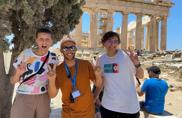 Athens Old Town and Acropolis guided e-bike tour