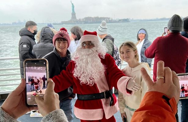 New York City holiday cruise with Santa Claus