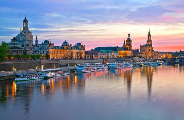 Private architecture walk through Dresden with a local expert