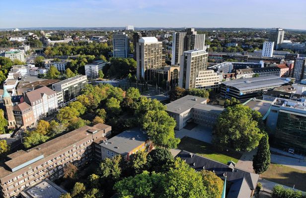 60-minute express walking tour in Essen with a local
