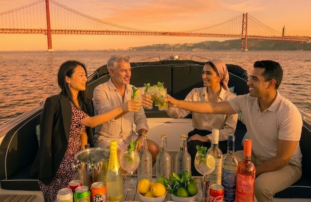 Sunset premium boat experience in Lisbon