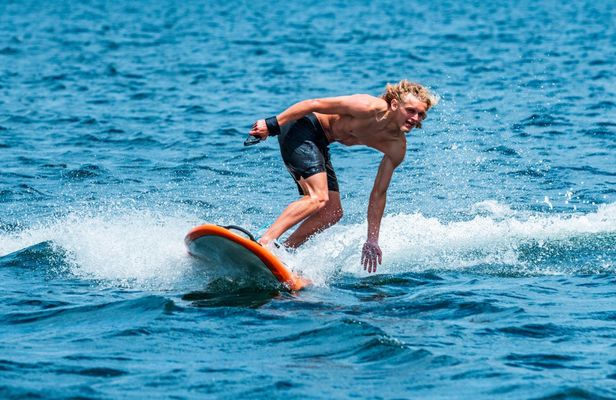 Electric surf jetboarding experience on Lake Biscarrosse