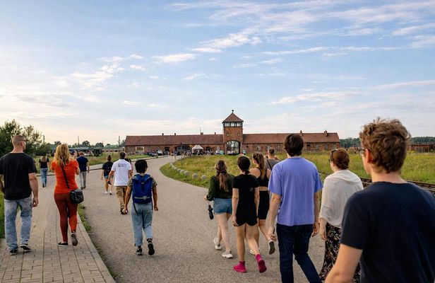 Auschwitz Birkenau Skip-the-Line Guided Tour with Transportation