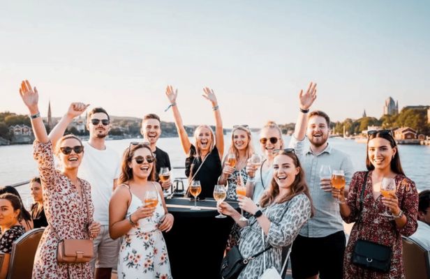 Stockholm archipelago guided cruise with craft beer