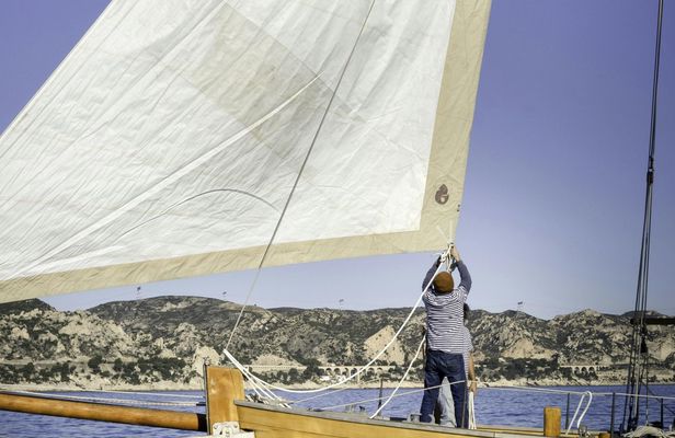 Sailing tour across Marseille's Calanques with onboard dining