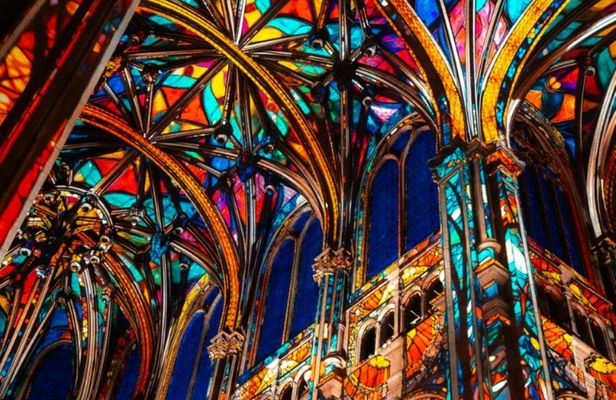 Luminiscence, an immersive show of light and music in Philadelphia
