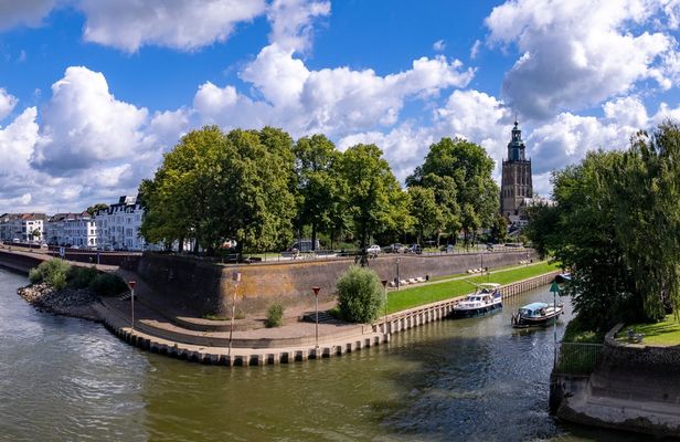 Self-guided in app e-scavenger hunt tour in Zutphen