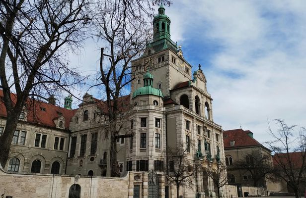 Bavarian National Museum guided tour with an expert