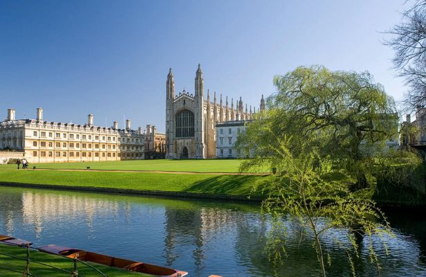 Full-day guided Cambridge and Essex villages tour from London