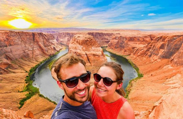 Antelope Canyon and Horseshoe Bend day trip from Las Vegas