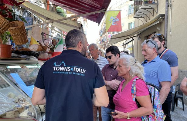 Cooking class in Palermo with market tour and lunch