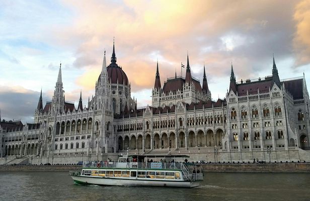 Vienna Danube Canal sightseeing cruise with audio guide and eSIM