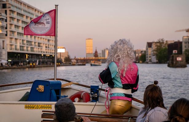 Berlin boat tour with drag queen Audrey Naline