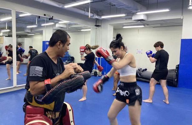 Bangkok Muay Thai training and live match