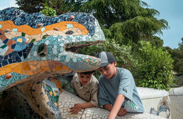 Park Güell guided tour for kids and families