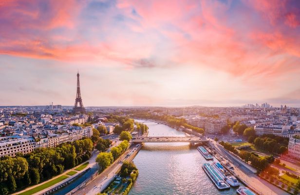 Private three-hour Paris photo tour with driver