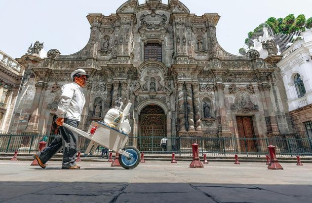 Quito guided tour with Intiñam Museum and chocolate tasting