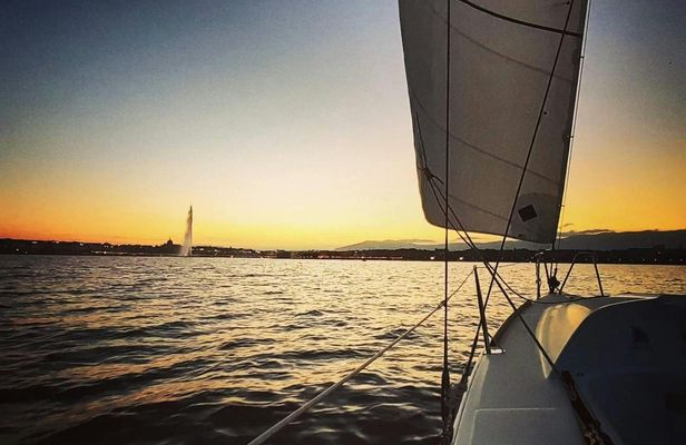 Private sailing trip at sunset from Geneva