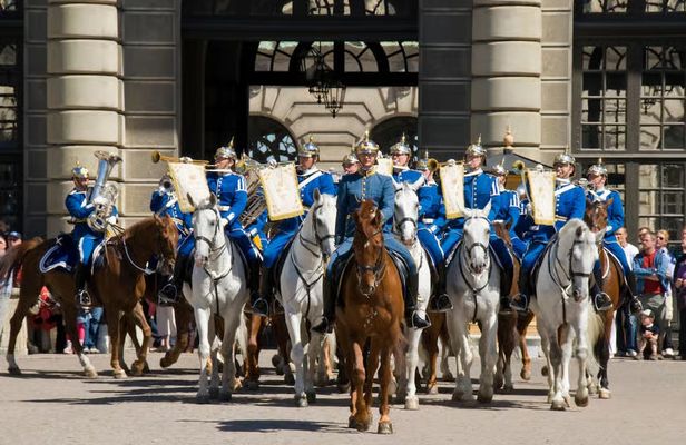 Stockholm Gamla Stan tour and Changing of the Guard ceremony