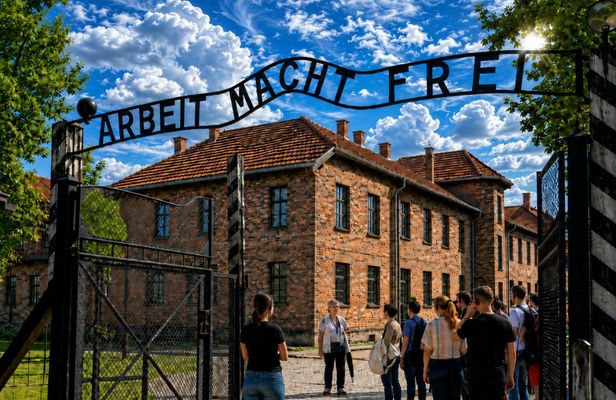 Auschwitz I and II-Birkenau guided tour from Krakow