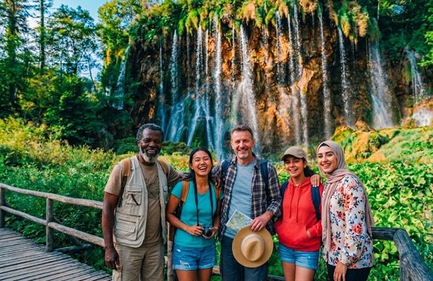 Guided tour through Rastoke Village and Plitvice Lakes National Park