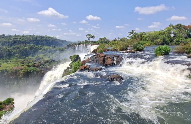 Full-Day guided tour through Iguazu Falls