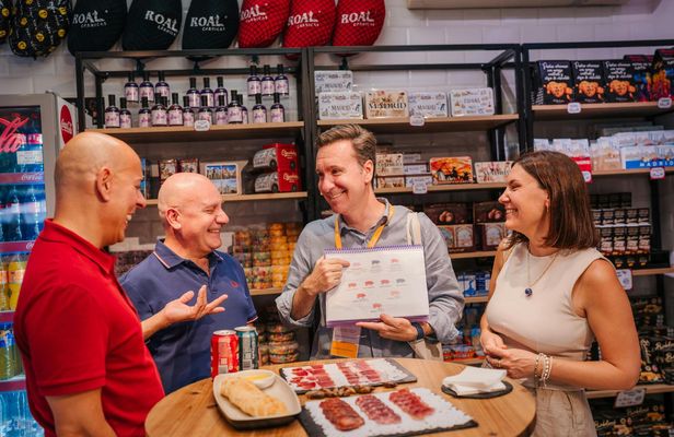 Madrid Food Tour with Tapas & Drinks with a Local