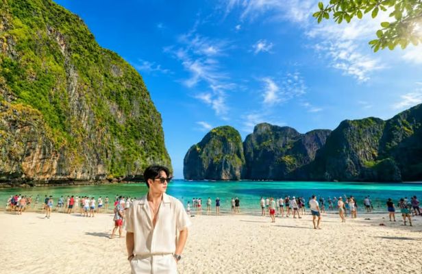 Phi Phi Islands by speedboat day trip with lunch from Krabi