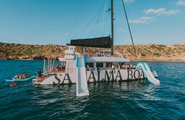 Palma Bay catamaran with lunch, swim stop and VIP area option