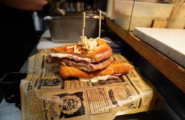 Little Havana food tour with tastings and Cuban coffee in Miami